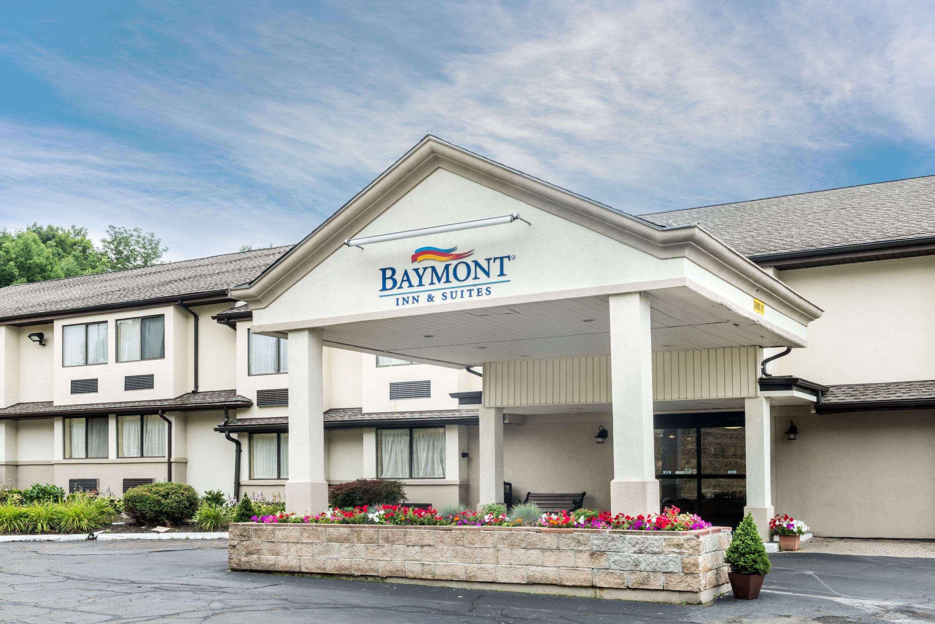 Baymont By Wyndham Branford/New Haven Hotel Esterno foto